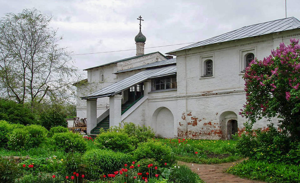 Знаменская трапезная церковь<br>и келарская палата. XVII век